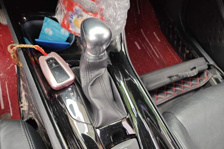 Used Toyota IZOA 2018 2.0L Yichi Version China VI Standard Gear Lever