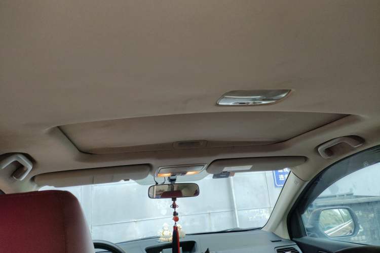 Used Honda CR-V 2016 2.0L two-wheel drive Urban Edition Headliner