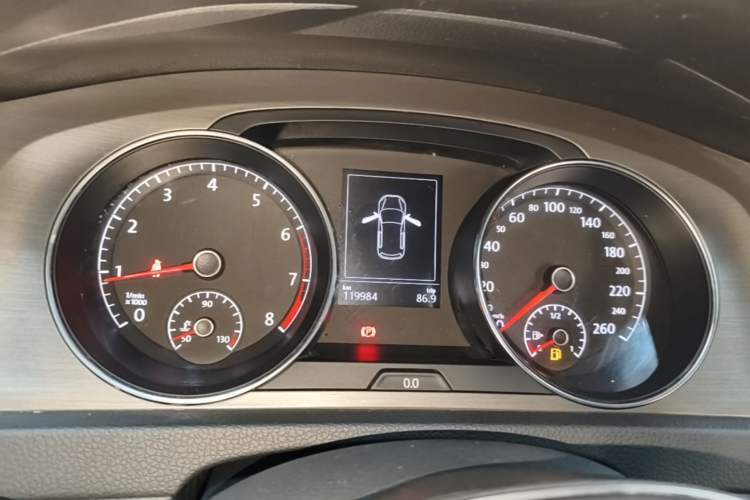 Used Volkswagen Golf 2015 1.4TSI Automatic Luxury Model Instrument Cluster