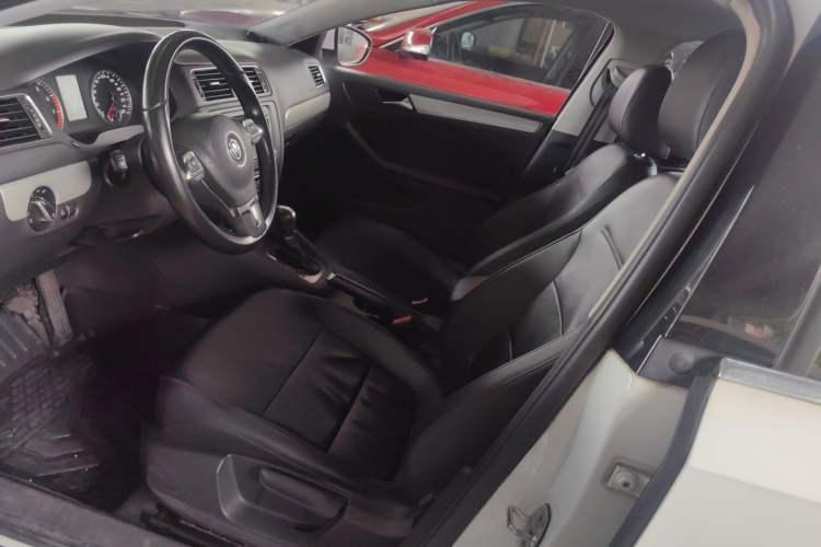 Used Volkswagen Sagitar 2014 Revised Version 1.4TSI Automatic Luxury Edition Left Front Seat