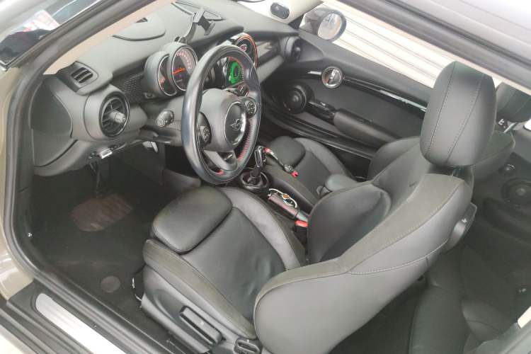 Used MINI 2018 2.0T COOPER S Classic Edition Left Front Seat