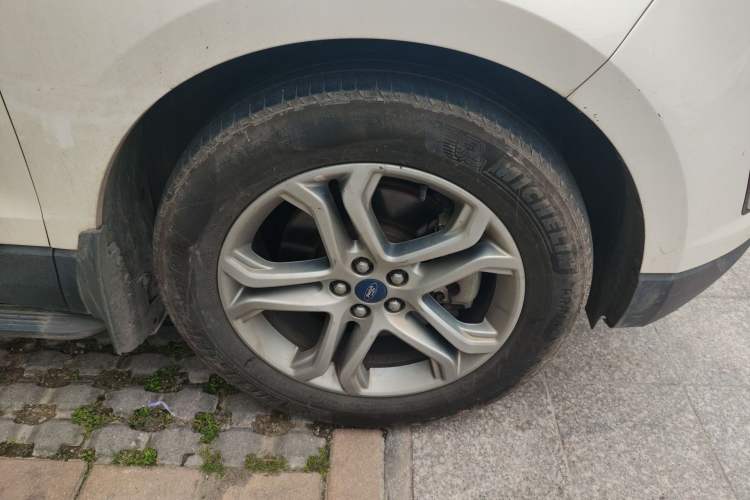 Used Ford Edge 2018 EcoBoost 245 Two-Wheel-Drive Titanium 7-Seater China V Standard Right Front Wheel Hub