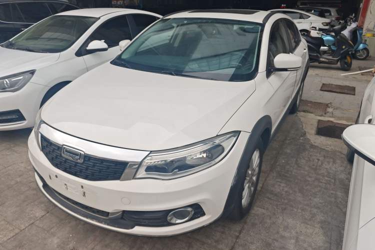 Used Qoros 3 2017 Urban SUV 1.6T Automatic Zhiyue Model