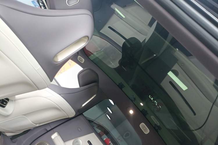 Used Avatr 06 2025 Pro Range-Extended Edition Headliner