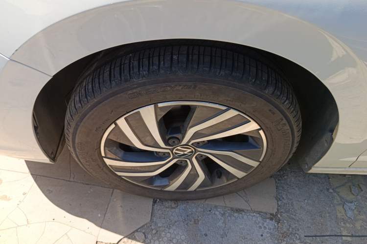 Used Volkswagen Bora 2023 200TSI DSG Enjoyment Edition Left Front Wheel Hub