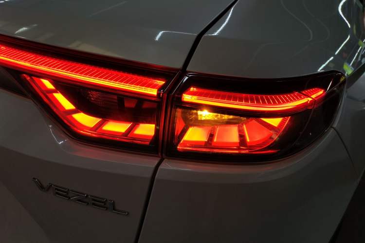 Used Honda Vezel 2023 1.5L CVT Elite Edition