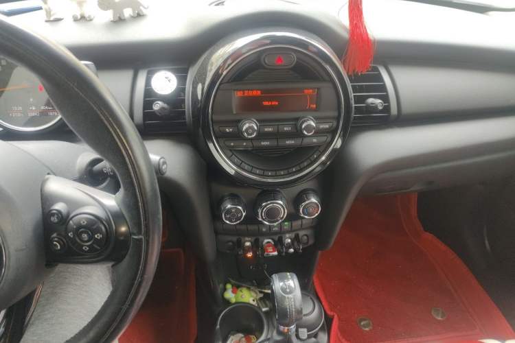 Used MINI 2016 1.2T ONE Pioneer Edition

