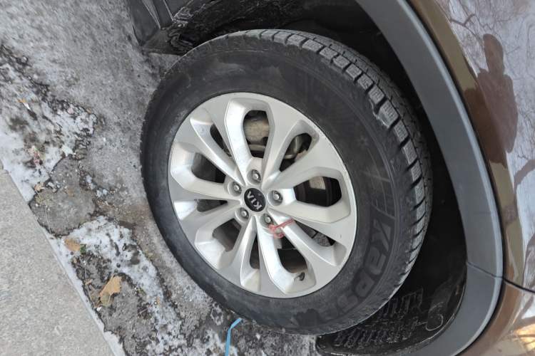 Used Kia Sorento 2013 2.4L 5-Seater Gasoline Luxury Version China IV Standard
