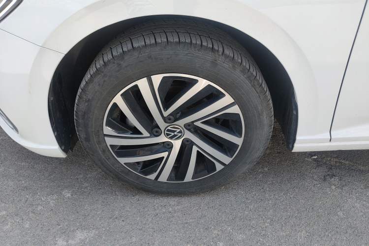 Used Volkswagen Lavida 2023 Revised Version 1.5L Automatic 5 Millionth Edition Left Front Wheel Hub