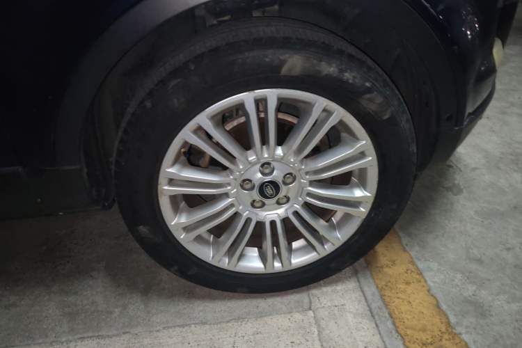 Used Land Rover Range Evoque 2013 2.0T 5-Door YAOZHI Edition Right Front Wheel Hub