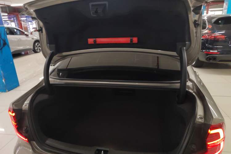 Used Volvo S60 2021 T4 Zhiyi Luxury Edition