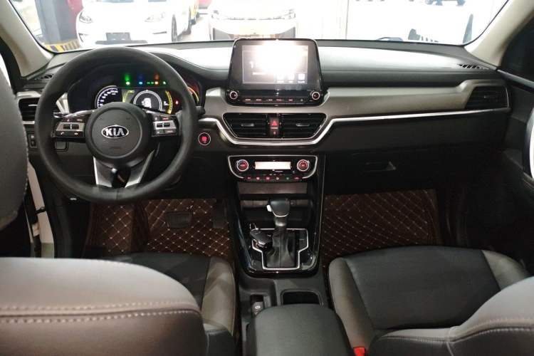 Used Kia Sportage R 2019 2.0L Automatic Smart Luxury Edition Center Console