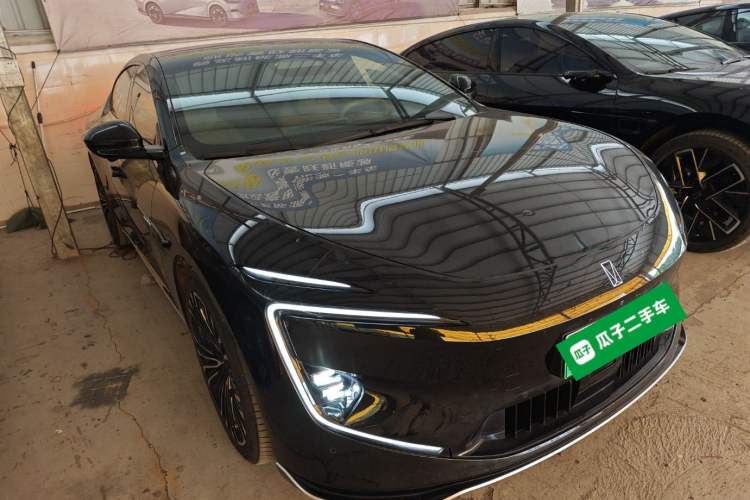 Used Avatr 12 2025 Updated Ultra All-Electric Four-Wheel Drive Front Right 45 Deg