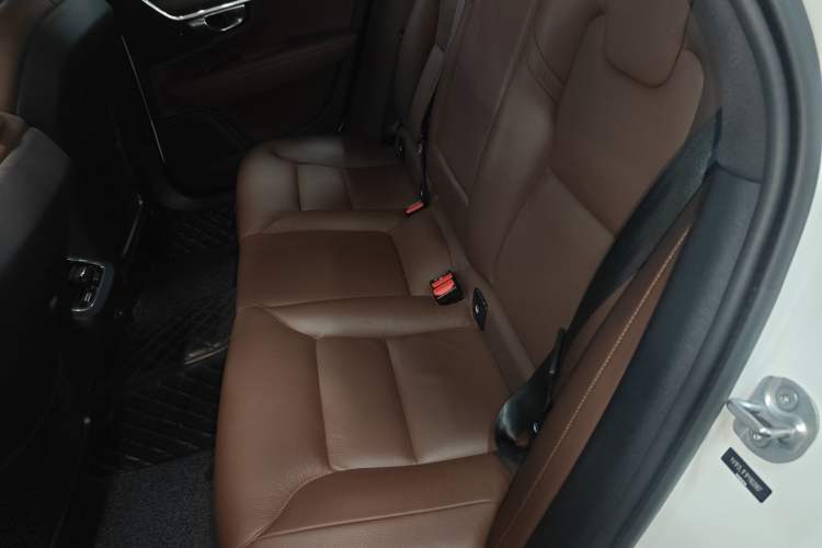 Used Volvo V90 2023 Cross Country B5 AWD Smart Range Edition
