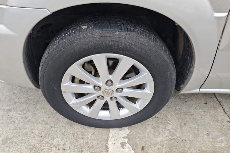 Used Buick GL8 2014 2.4L Classic Edition Left Front Wheel Hub