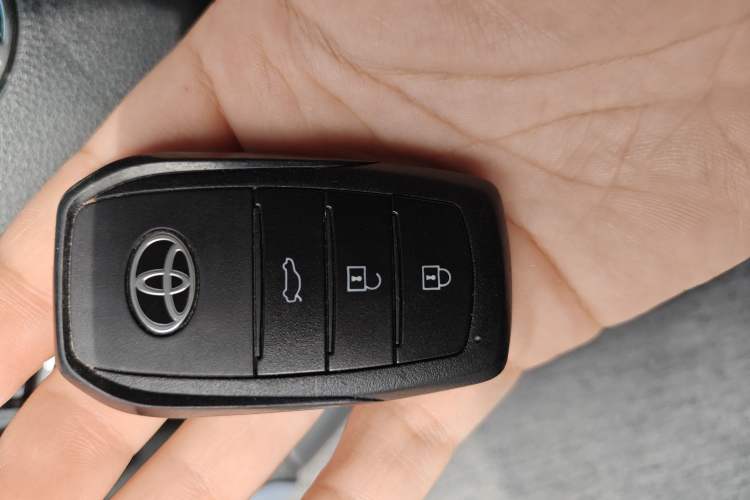 Used Toyota Camry 2024 Dual-Motor 2.0 HGVP Luxury Edition Vehicle Key