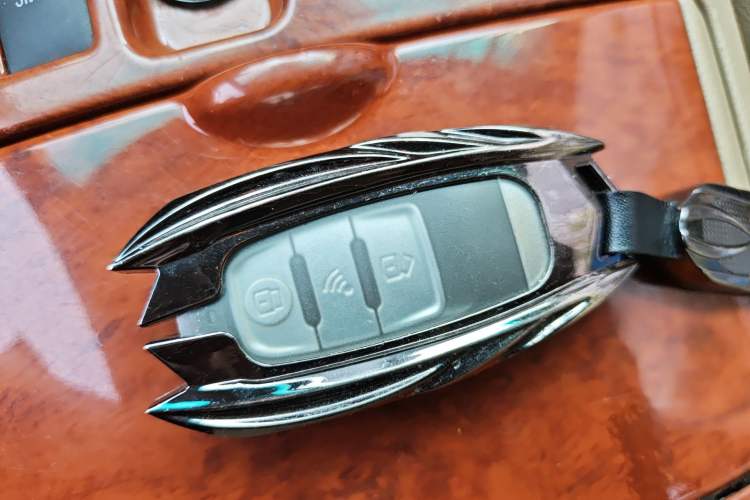 Used Toyota Highlander 2012 2.7L Two-Wheel Drive 7-Seater Luxury Edition
