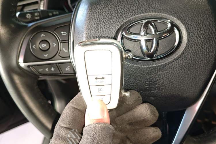 Used Toyota Camry 2021 2.0G Luxury Edition
