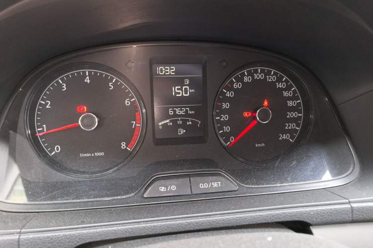 Used Volkswagen Lavida 2013 Revised Classic 1.6L Manual Fashion Edition Odometer Close Up