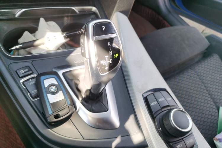 Used BMW 3 Series 2018 320i M Sport Package Gear Lever
