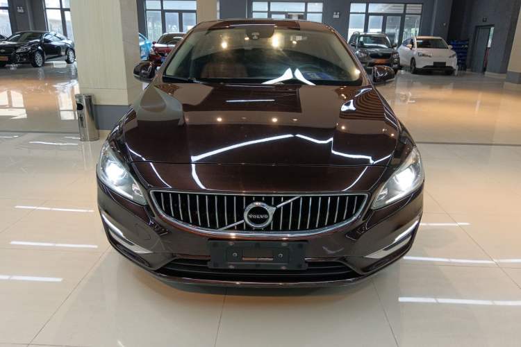 Used Volvo S60 2018 S60L T3 Smart Progress Edition
