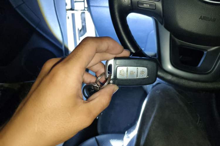 Used Kia K2 2012 Sedan 1.6L Automatic Transmission Premium Commemorative Edition Vehicle Key