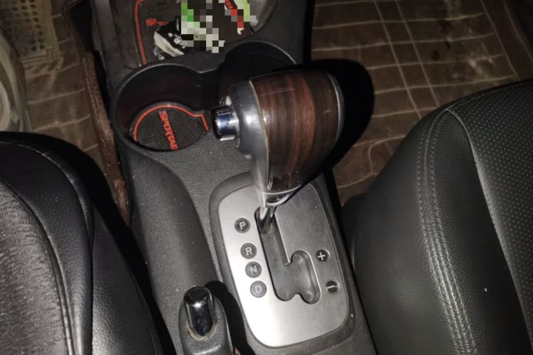 Used Kia Sportage 2013 2.0L Automatic Two-Wheel Drive GLS Trim Gear Lever