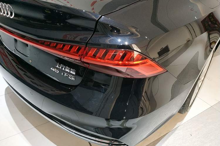 Used Audi A7L 2024 45TFSI S-line Dream-Building Edition Flow Crystal Package
