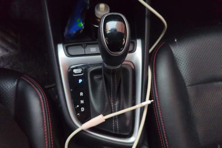 Used Hyundai Celesta 2018 1.6L Automatic GL Enjoyment Edition China VI compliant Gear Lever