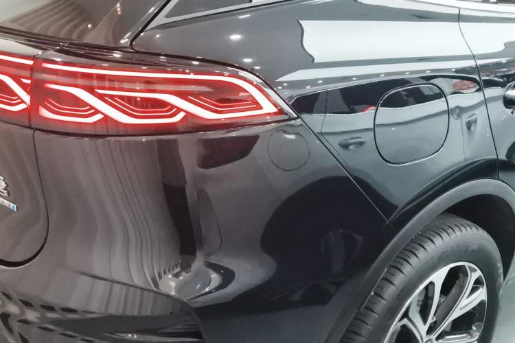 Used BYD Tang New Energy 2025 Intelligent Driving Version DM-i 115KM Flagship Edition Right Rear Taillight