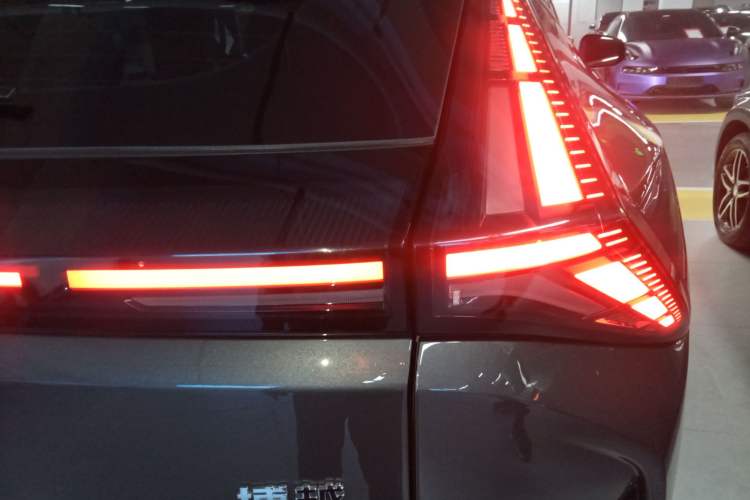 Used Geely Auto Emgrand X7 Sport 2024 1.5TD Smart Connect+