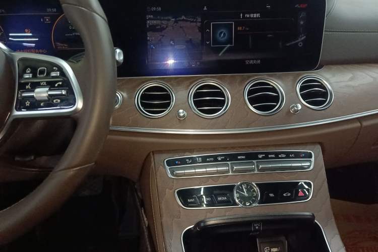 Used Mercedes-Benz E-Class 2019 E 260 L Audio And AC Panel