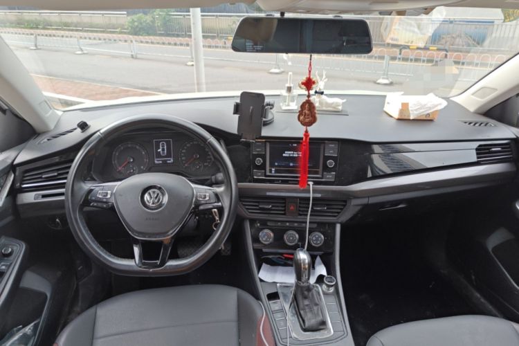 Used Volkswagen Bora 2019 Revised Version 1.5L Automatic Comfort Edition China VI Standard Center Console