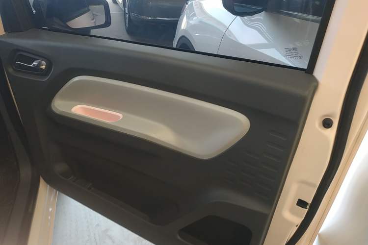 Used Wuling Hongguang MINIEV 2021 Macaron Premium Model – Lithium Iron Phosphate