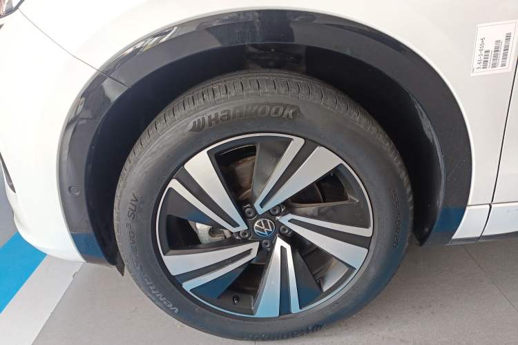 Used Volkswagen Tavendor 2024 Facelifted 380TSI All-Wheel Drive R-Line Cruise Premium Edition Exterior 4