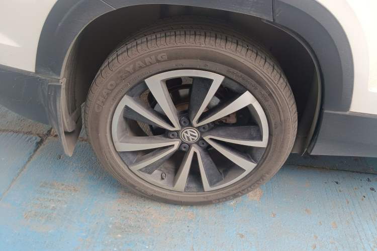 Used Volkswagen Tharu 2020 280TSI Two-Wheel Drive Luxury Plus Version China VI Standard Right Rear Wheel Hub