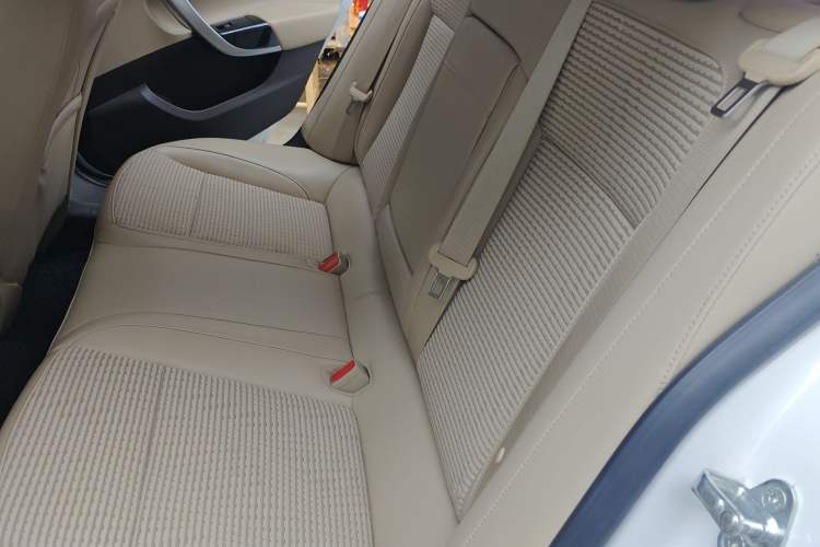 Used Buick Regal 2015 2.0L Leading Fashion Edition Left Rear Seat