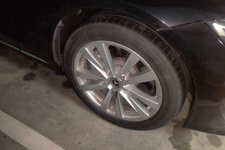 Used Mercedes-Benz S-Class 2022 S 400 L Business Model Right Front Wheel Hub