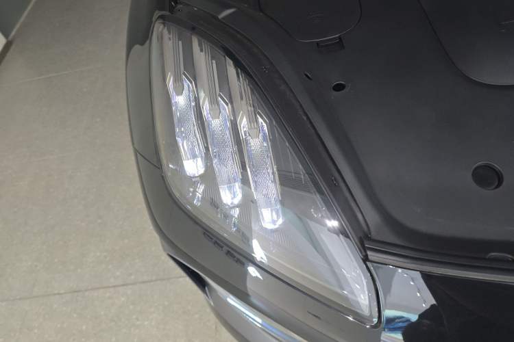 Used Hyptec HL 2025 Model Revised 350 Max Five-Seater LiDAR Edition Right Front Headlight