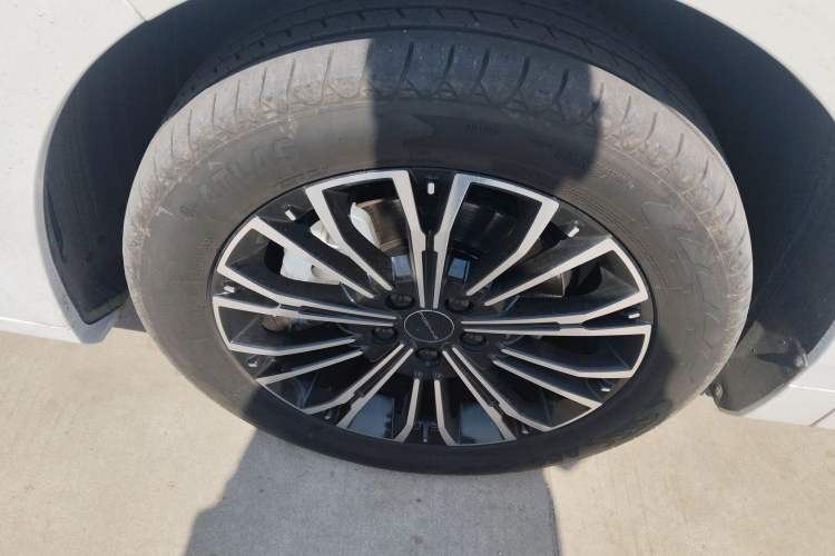 Used FORTHING Xinghai V9 2024 1.5TD 200km Qingyunti Series Premium Version Left Front Wheel Hub