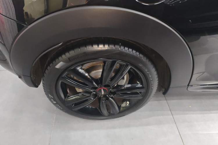 Used MINI 2021 1.5T Three-Door Sharp Edition Right Rear Wheel Hub