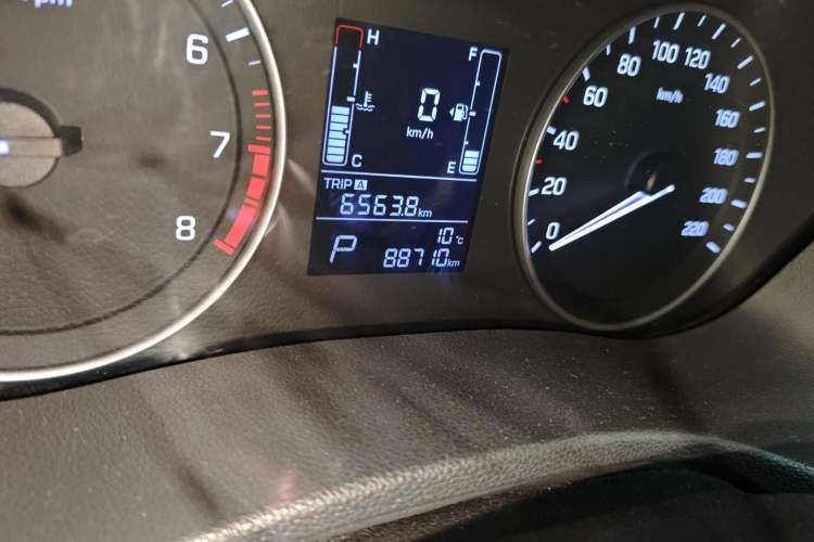 Used Hyundai ix25 2015 1.6L Automatic Two-Wheel-Drive Deluxe DLX Model