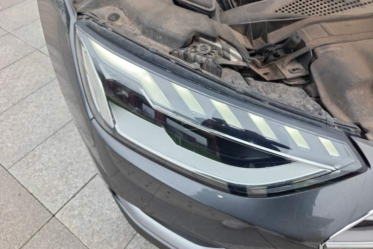 Used Audi A4L 2020 40 TFSI Fashionable and Elegant Model