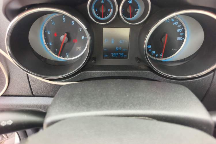 Used CHANGAN CS35 2014 1.6L Automatic Luxury Navigation Model China IV Standard
