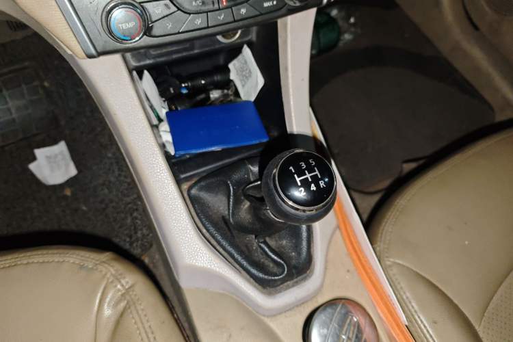 Used Soueast V5 Lingzhi 2012 1.5L Manual Standard Edition