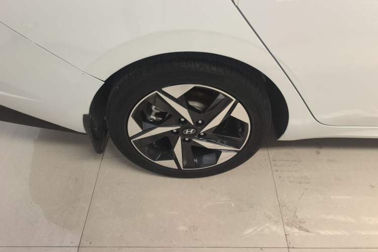 Used Hyundai Elantra 2021 240TGDi DCT LUX Prestige Edition Right Rear Wheel Hub