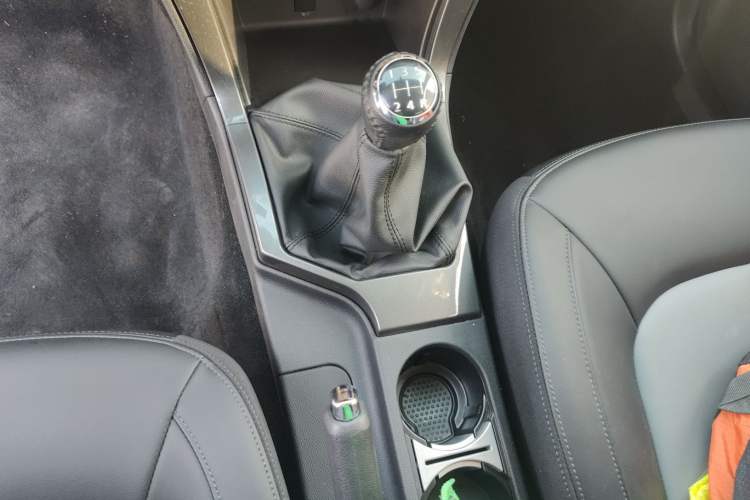 Used Great Wall Wingle 5 2021 1.5T Two-Wheel Drive "Dry Meal" Value Edition with an Extra-Long 1820mm Cargo Bed Equipped with GW4G15K Engine Gear Lever