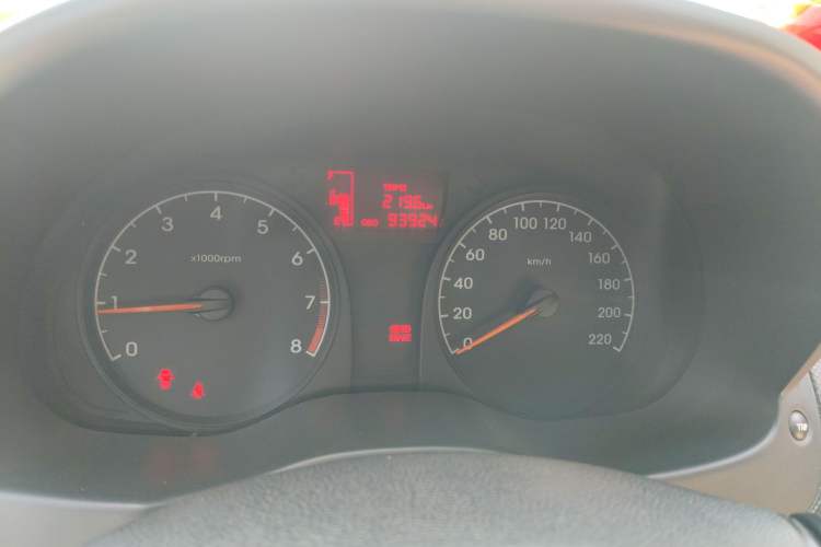 Used Hyundai Verna (older generation) 2014 1.4L Manual Smart GLS Trim Odometer Close Up