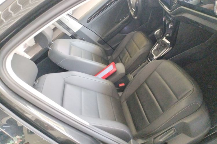 Used Volkswagen T-ROC 2021 280TSI DSG Two-Wheel Drive Comfort Connect Edition