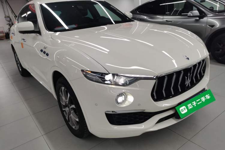 Used Maserati Levante 2022 2.0T GT Sharp Edition Front Right 45 Deg